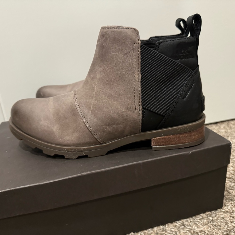 Sorel Boots Brand New